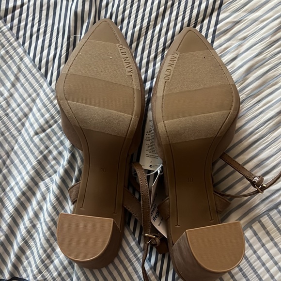 Brand new nude pointed toe heels - Picture 4 of 11